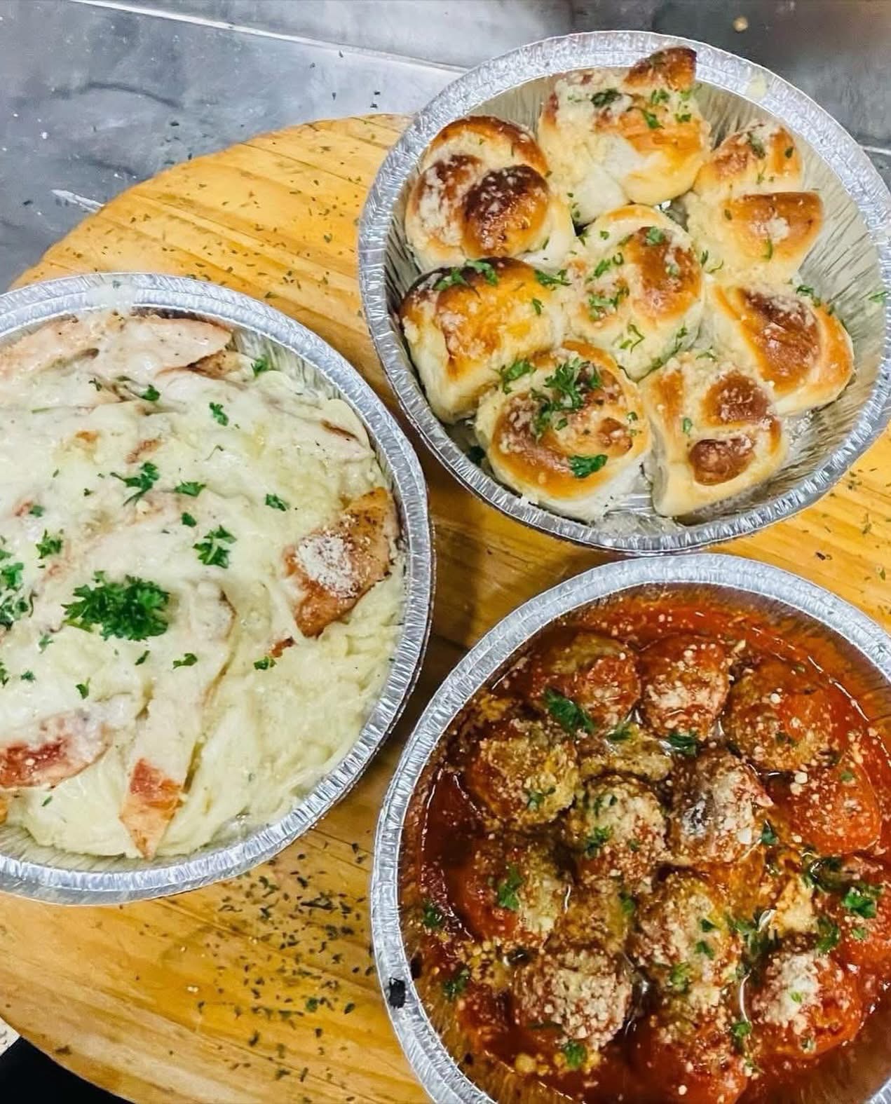Chicken Alfredo,meatballs,garlic knots