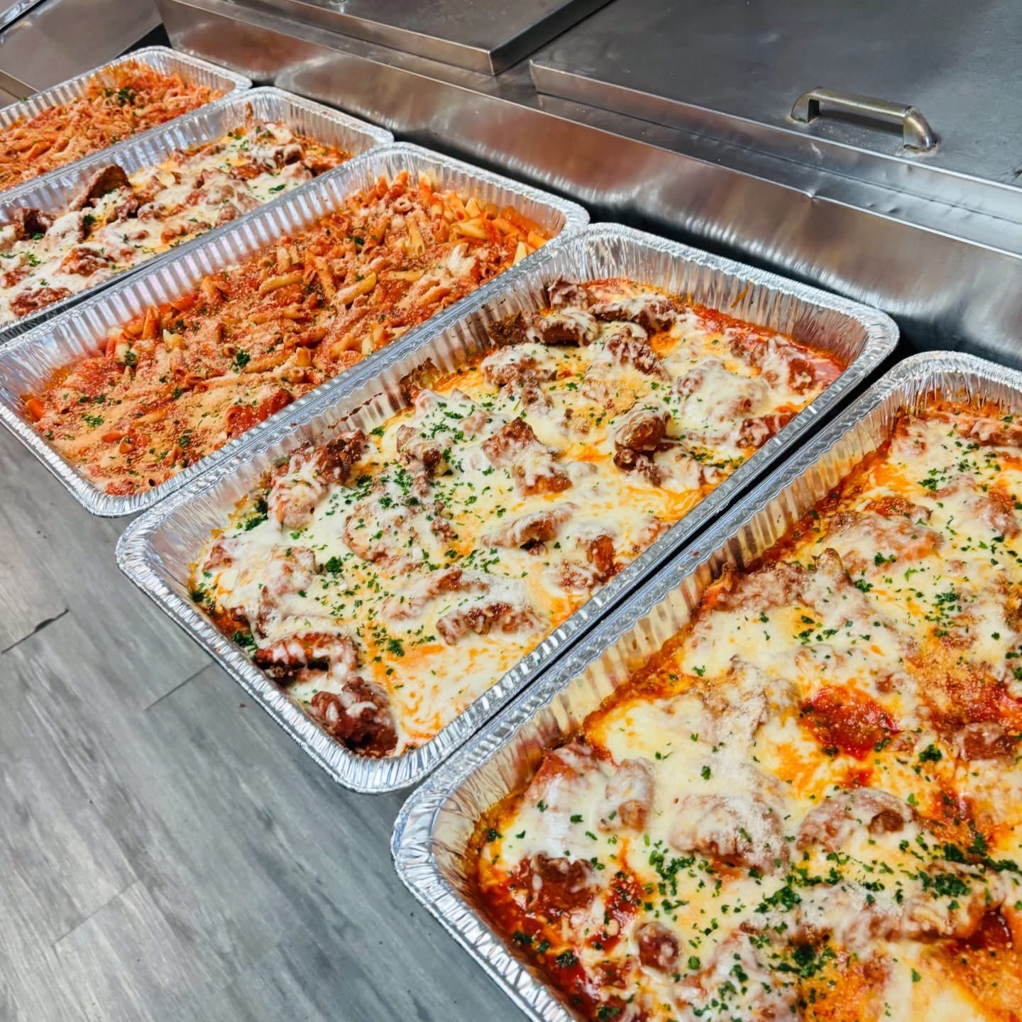 Chicken parmigiana,pasta marinara